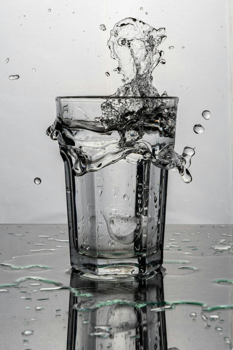 clear drinking glass with water afbow3dw8qa 448afcff4f1f58d4b4c1918455b17862 800